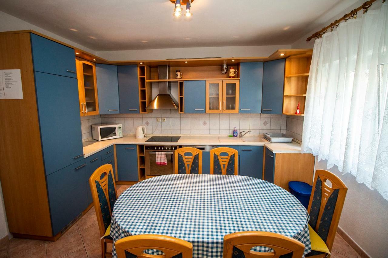 Apartmani Vrljicak Омиш Экстерьер фото