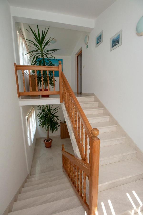 Apartmani Vrljicak Омиш Экстерьер фото