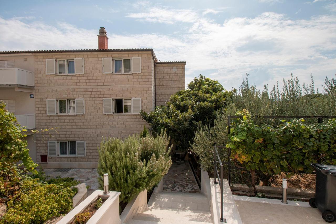 Apartmani Vrljicak Омиш Экстерьер фото